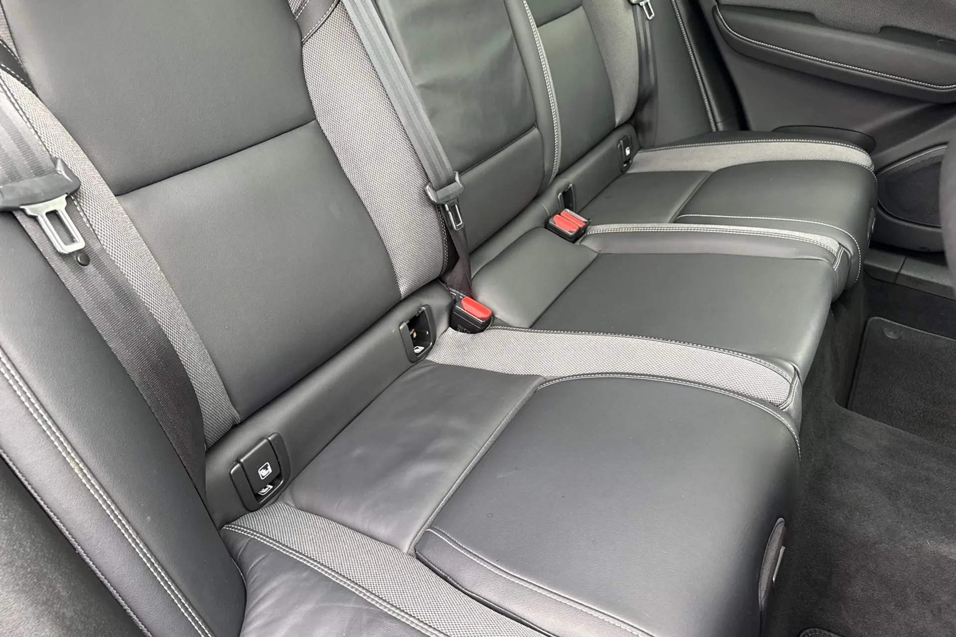 Volvo XC60 thumbnail image number 25