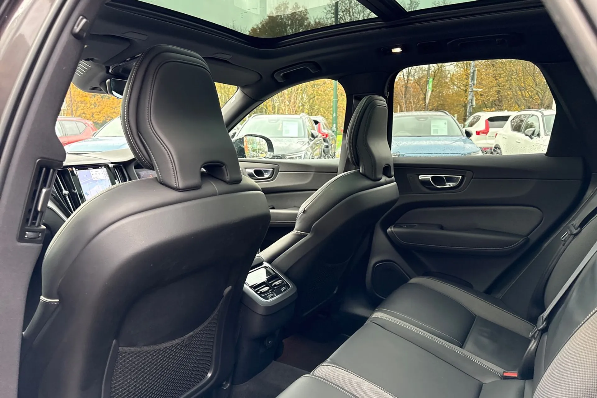 Volvo XC60 thumbnail image number 32