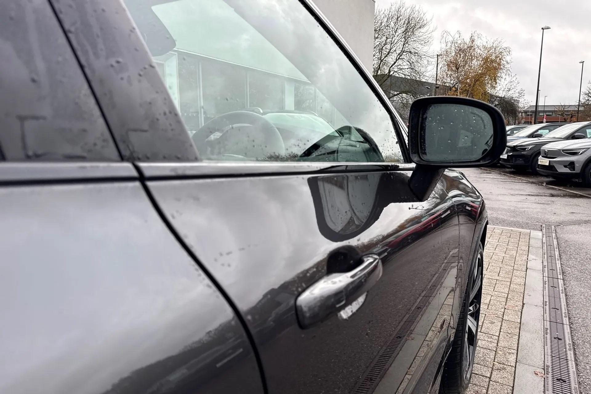 Volvo XC60 thumbnail image number 17