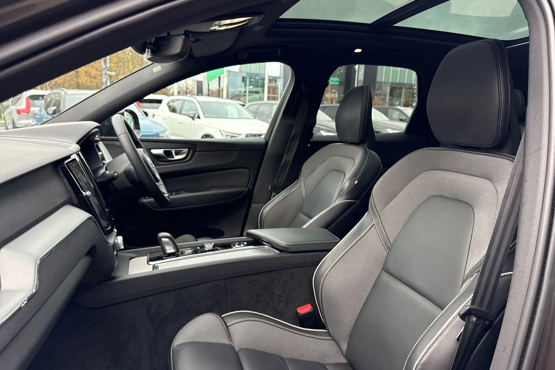 Volvo XC60 thumbnail image number 29