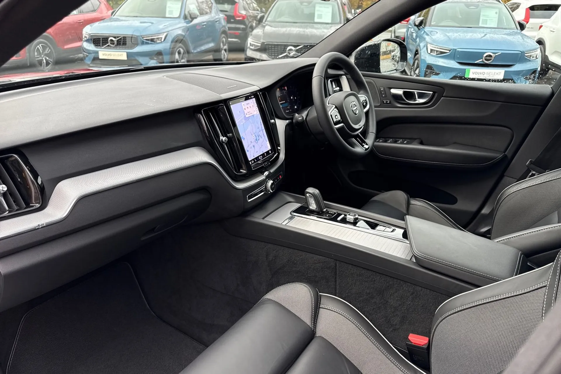 Volvo XC60 thumbnail image number 28