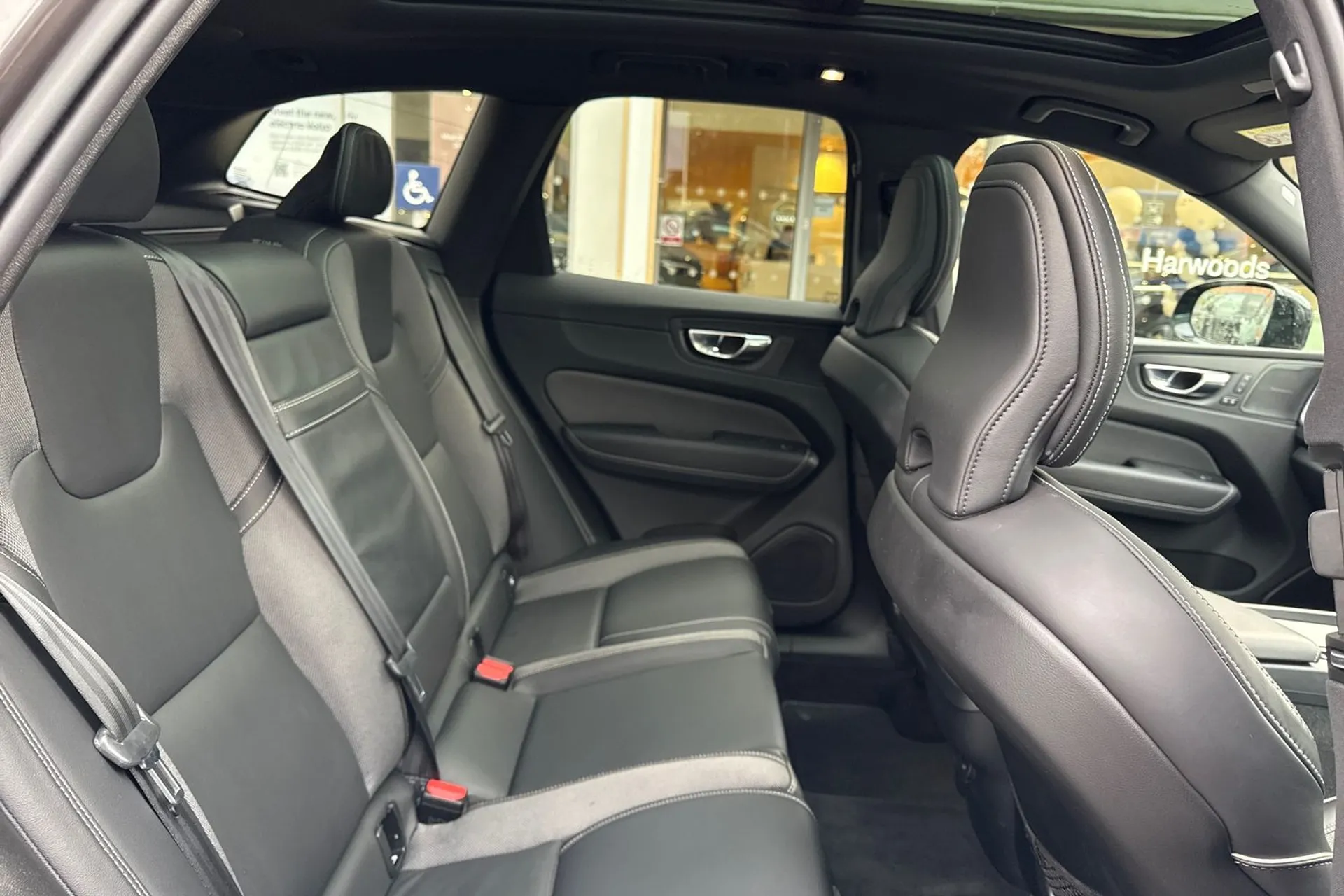 Volvo XC60 thumbnail image number 23