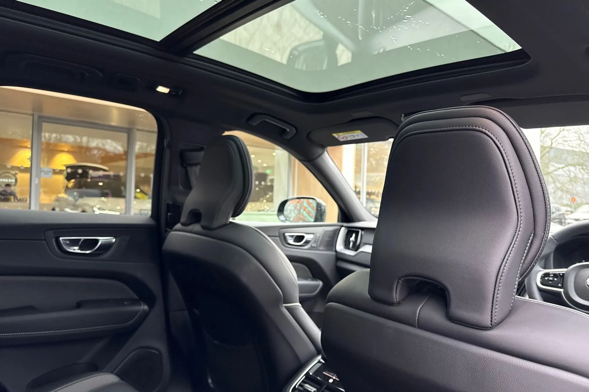 Volvo XC60 thumbnail image number 24