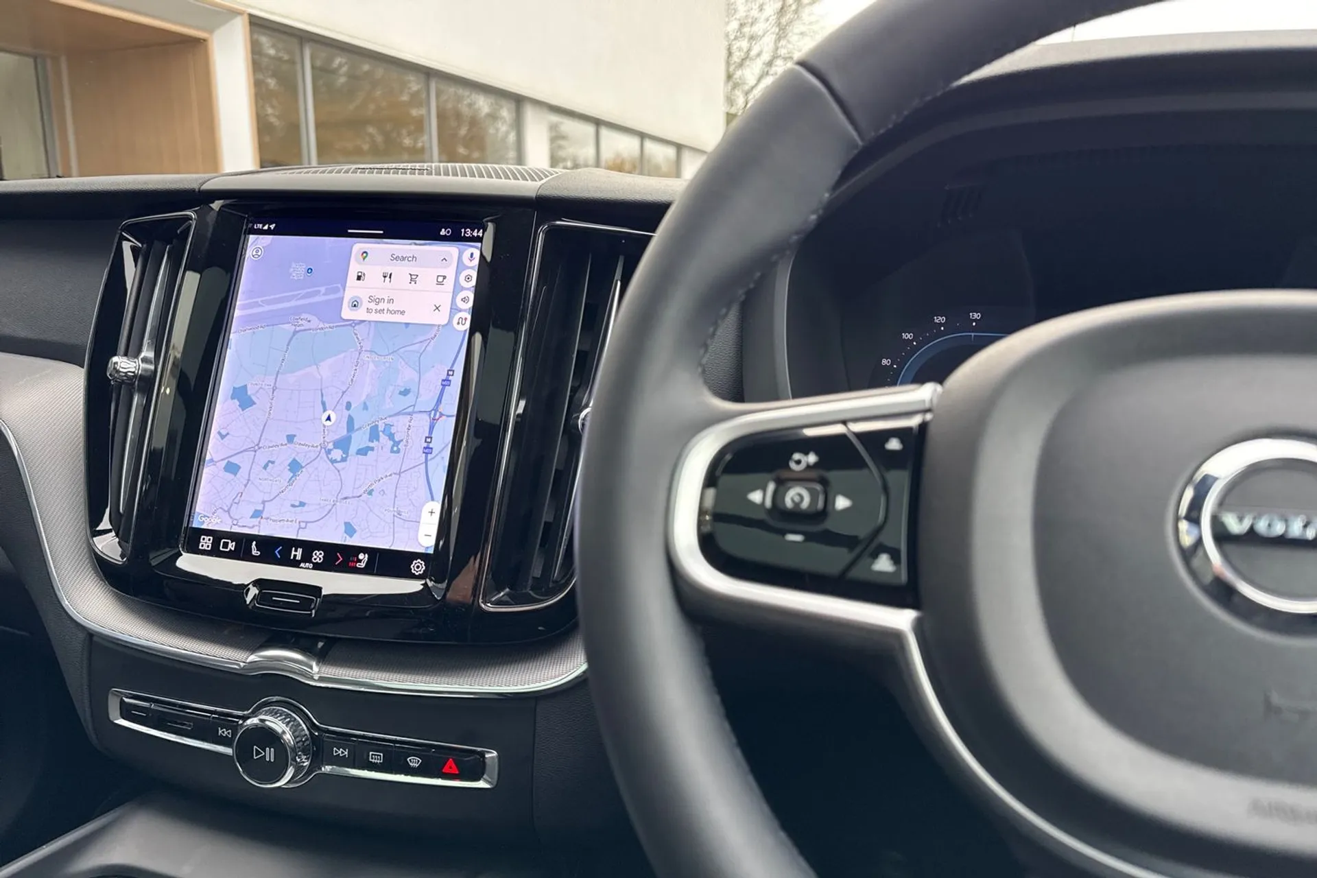 Volvo XC60 thumbnail image number 37