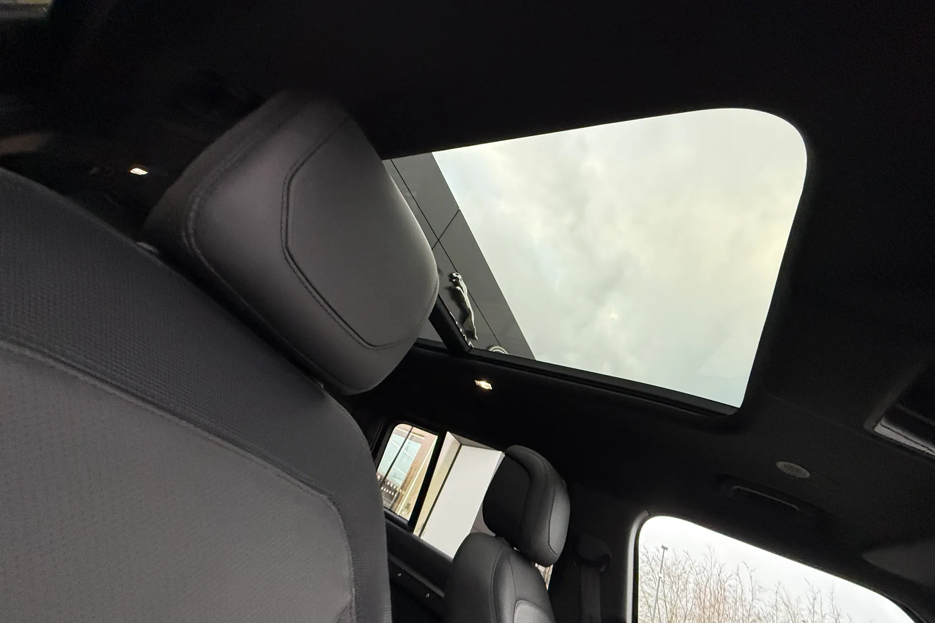 LAND ROVER DEFENDER thumbnail image number 38