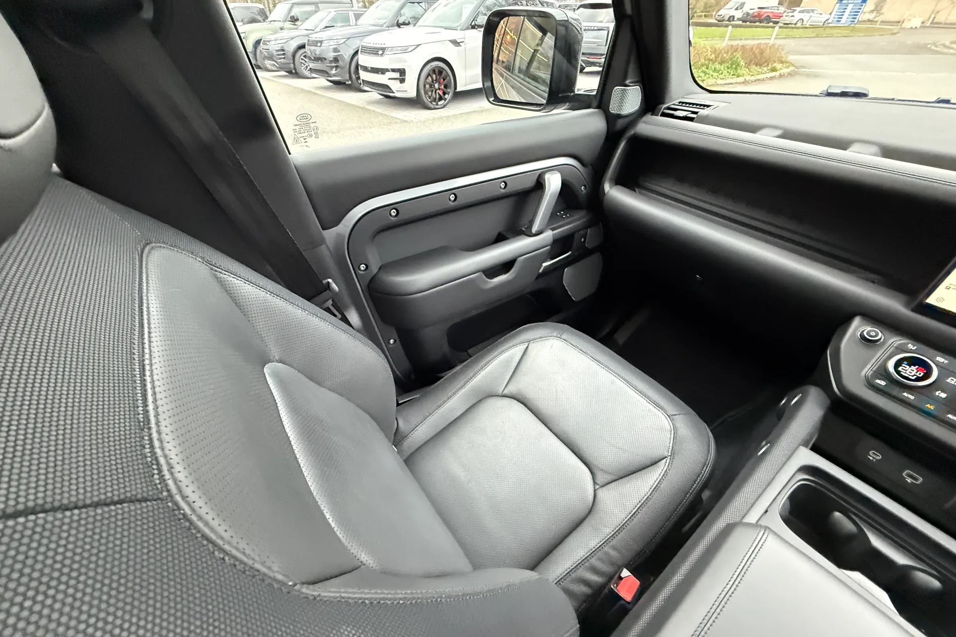 LAND ROVER DEFENDER thumbnail image number 12