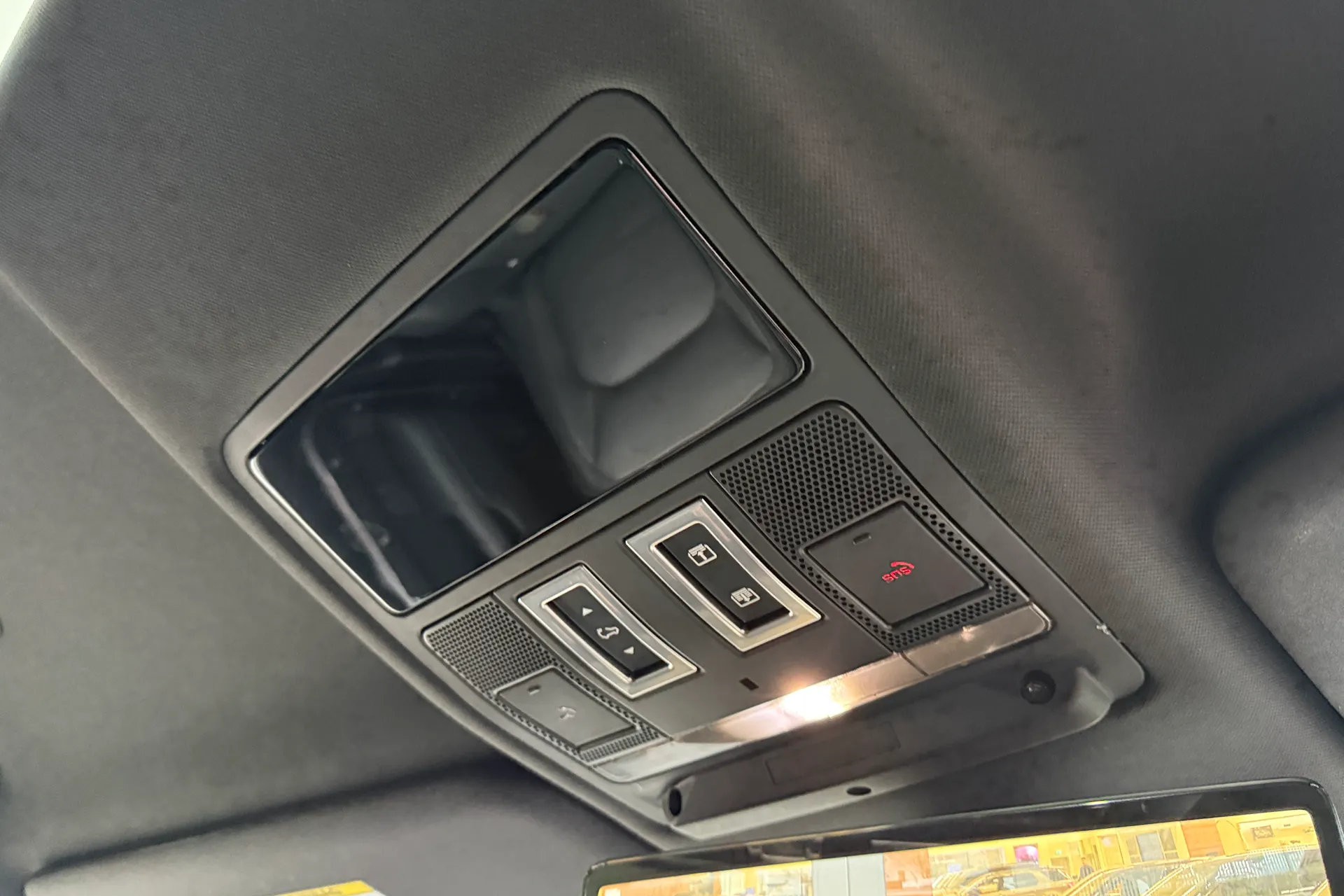 LAND ROVER DEFENDER thumbnail image number 53