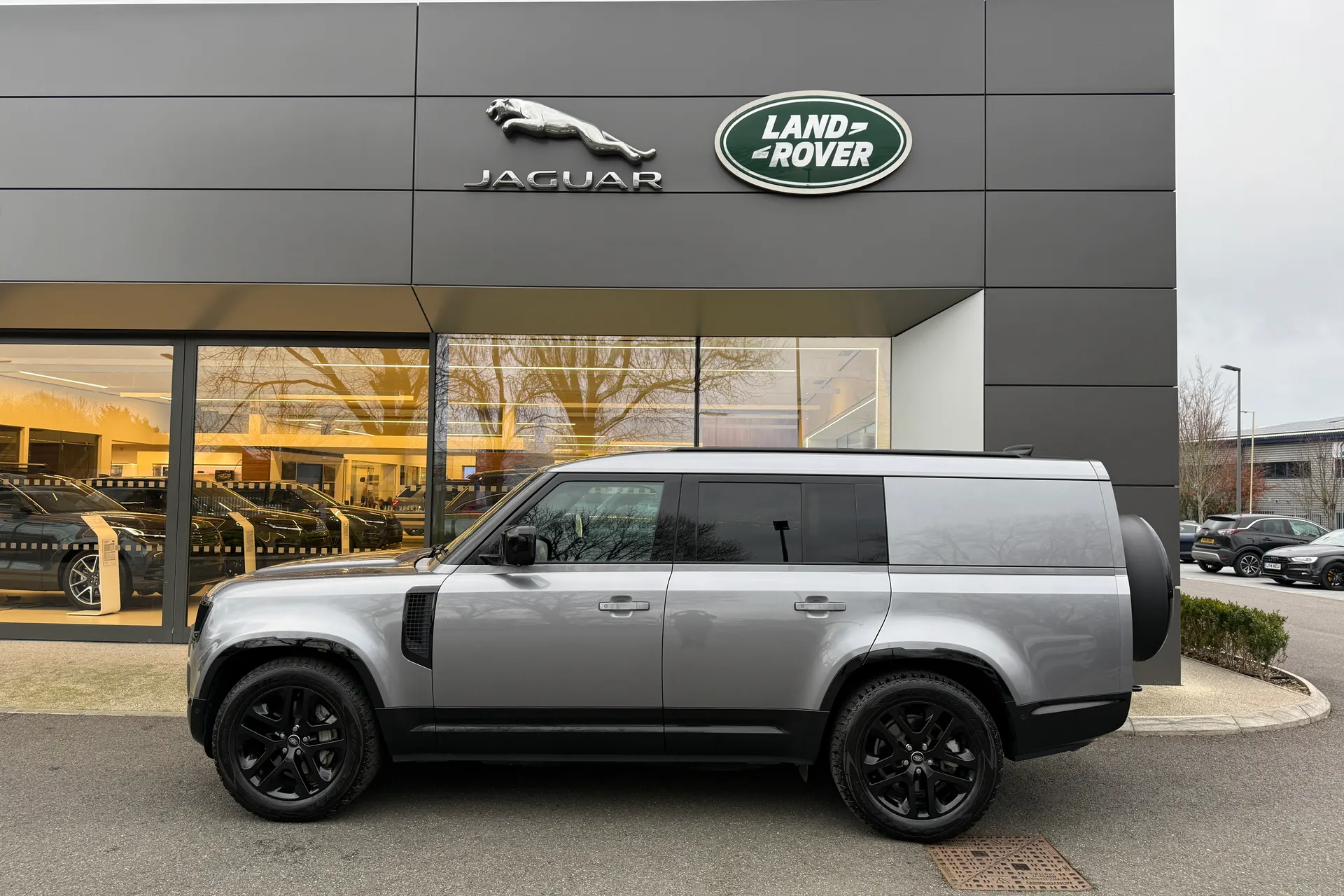 LAND ROVER DEFENDER thumbnail image number 26