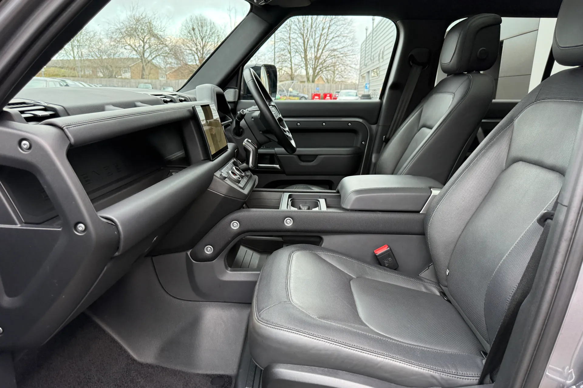 LAND ROVER DEFENDER thumbnail image number 10