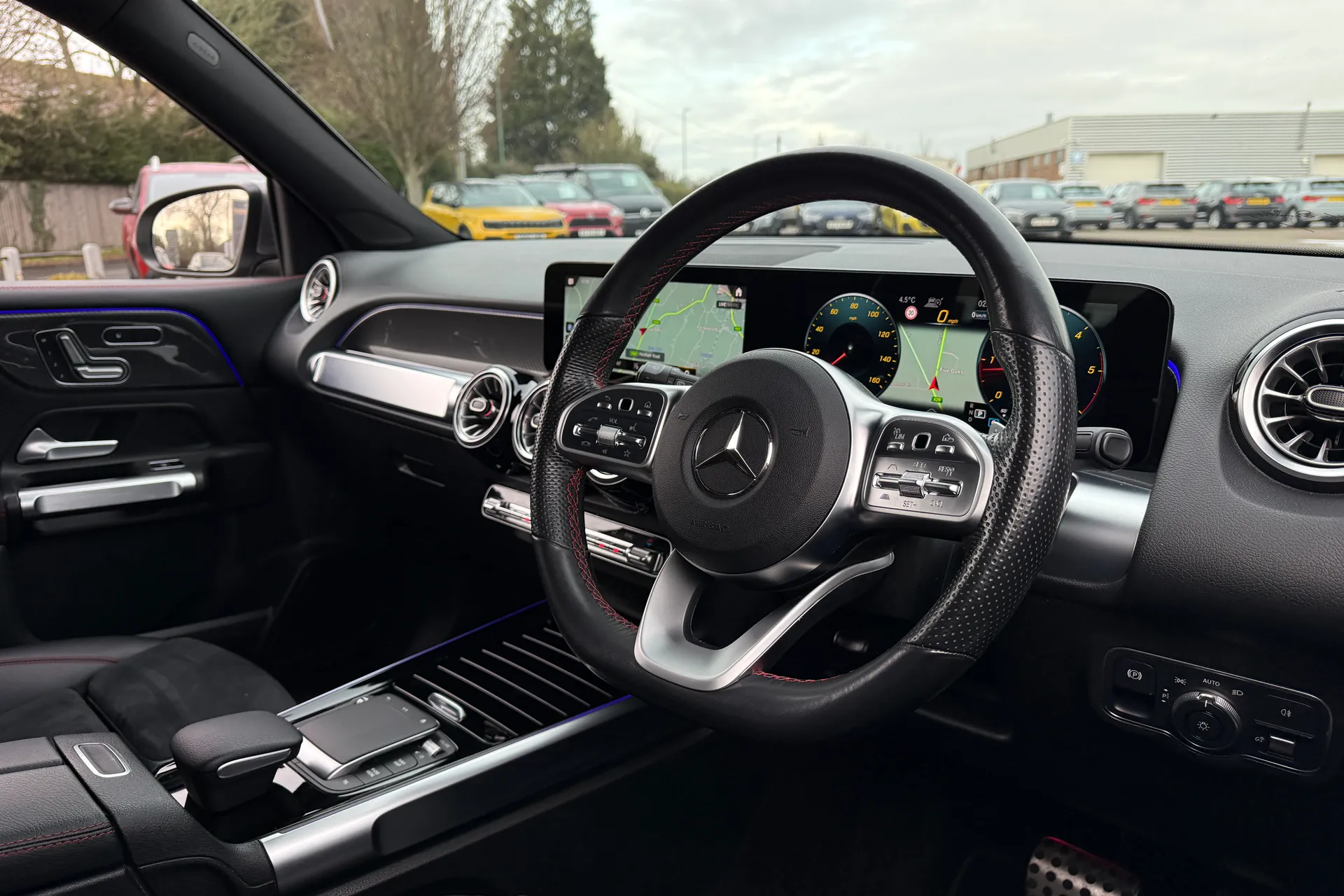 MERCEDES-BENZ GLB thumbnail image number 28