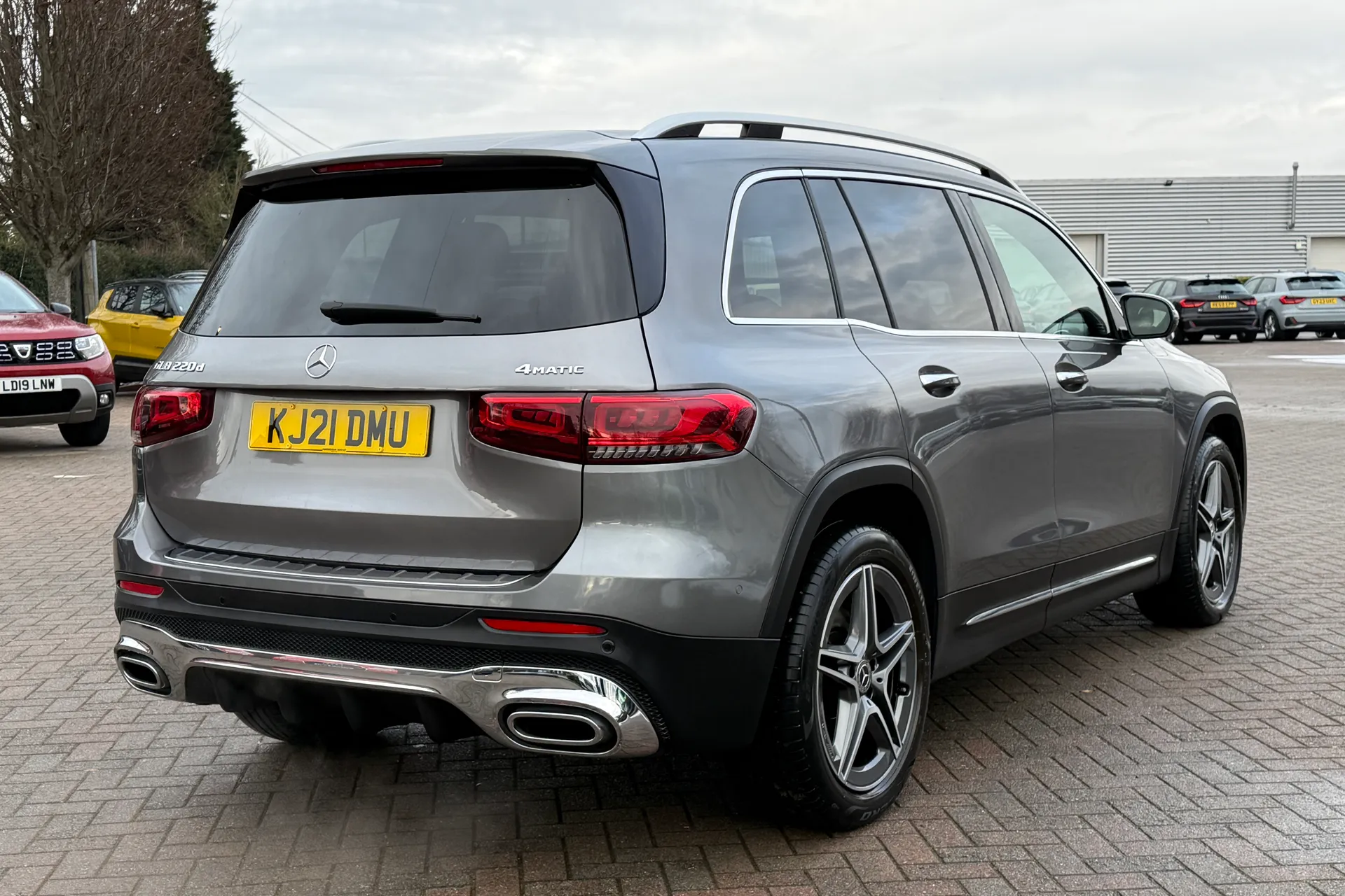 MERCEDES-BENZ GLB thumbnail image number 34