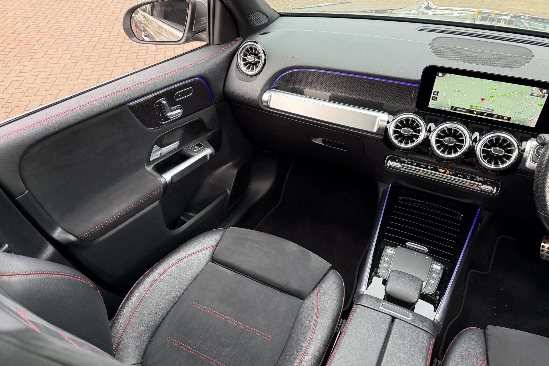 MERCEDES-BENZ GLB thumbnail image number 41