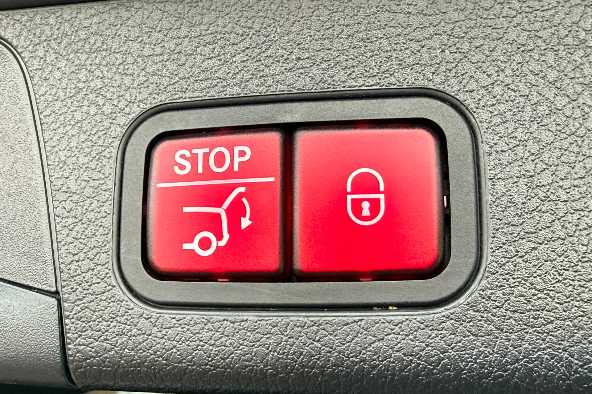 MERCEDES-BENZ GLB thumbnail image number 39