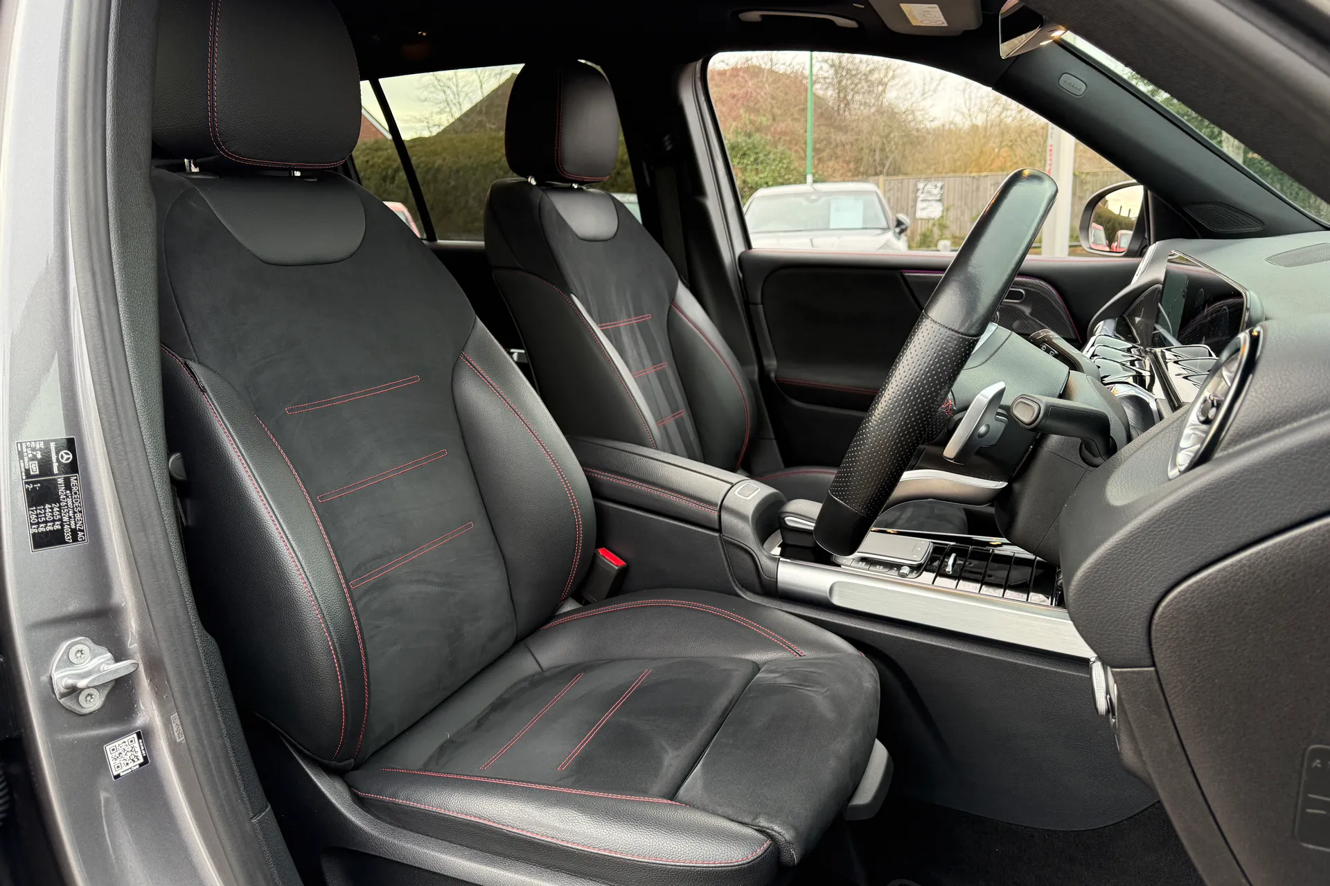 MERCEDES-BENZ GLB thumbnail image number 27