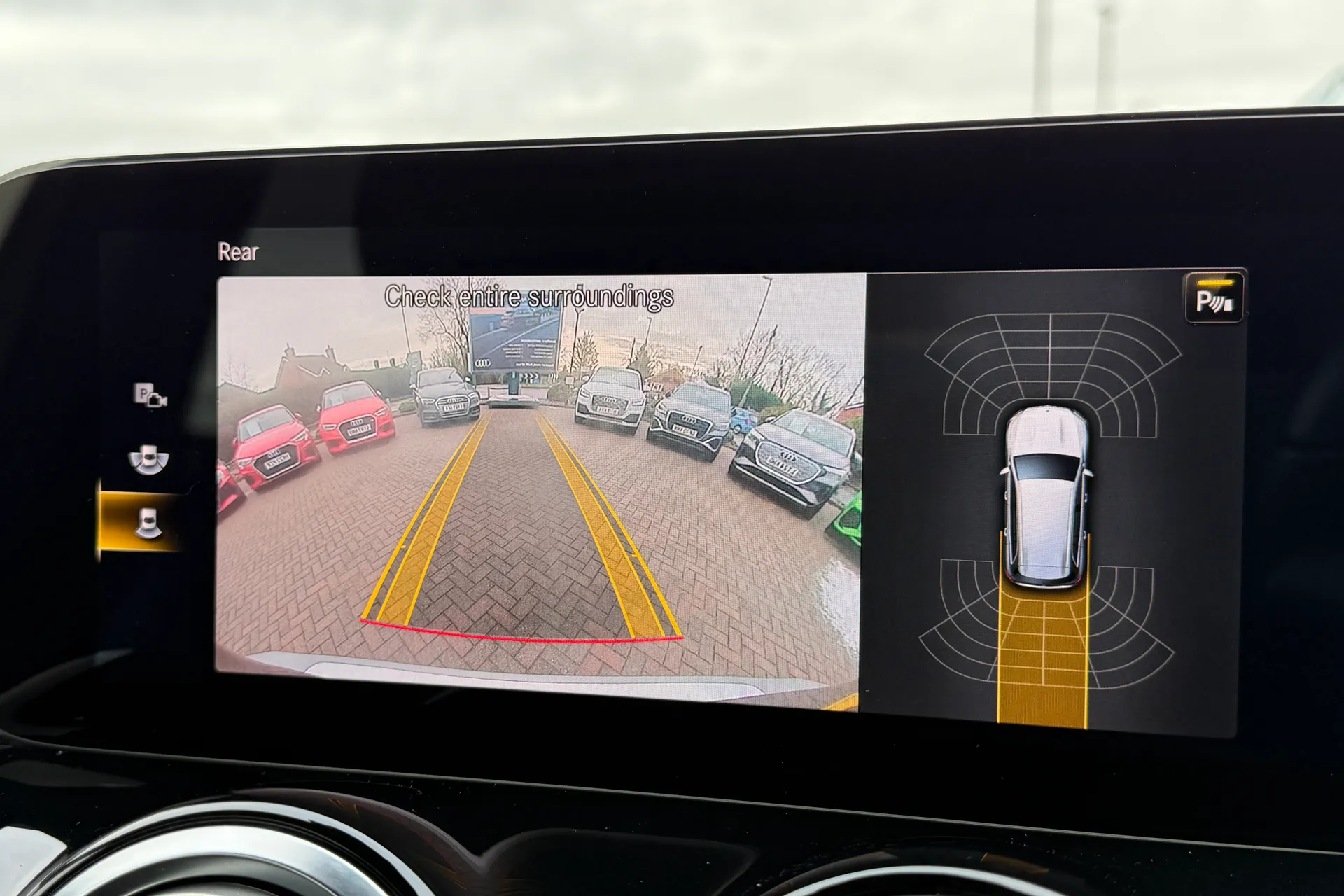 MERCEDES-BENZ GLB thumbnail image number 4