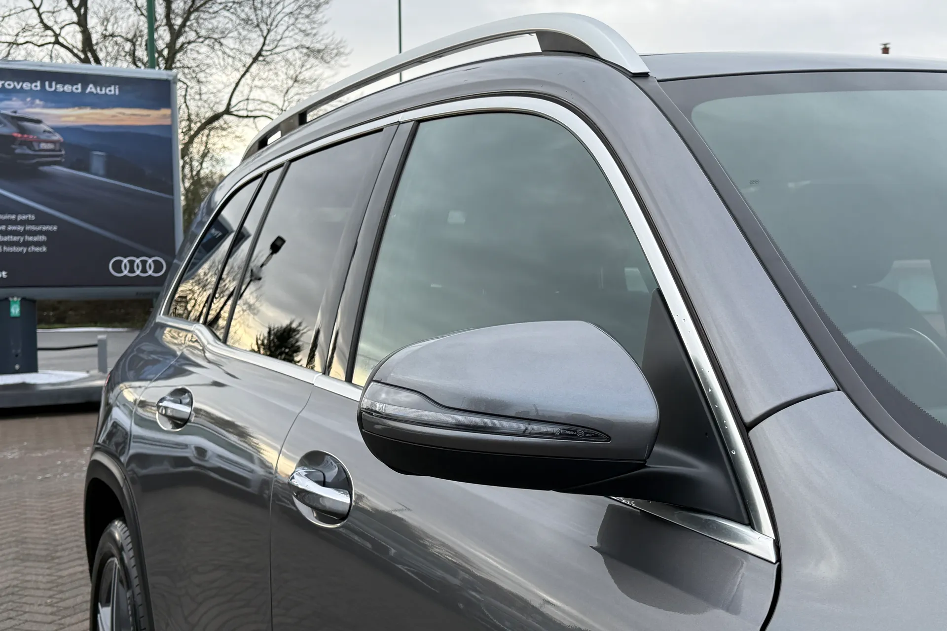 MERCEDES-BENZ GLB thumbnail image number 51