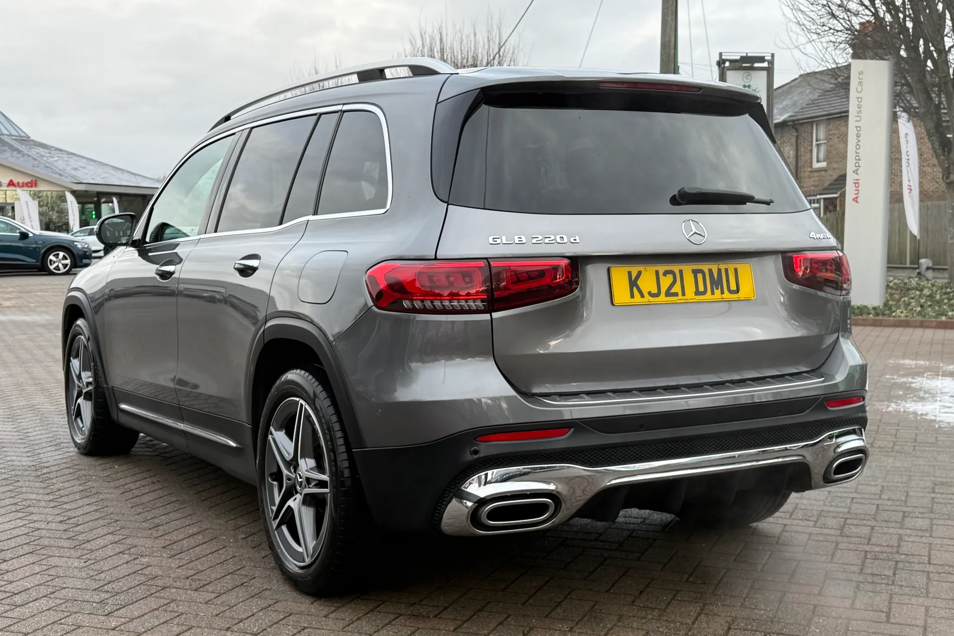 MERCEDES-BENZ GLB thumbnail image number 36