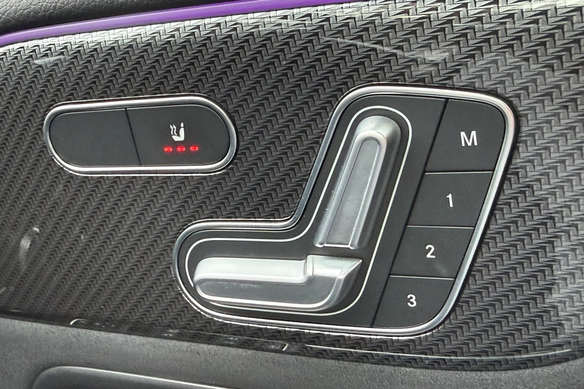 MERCEDES-BENZ GLB thumbnail image number 17