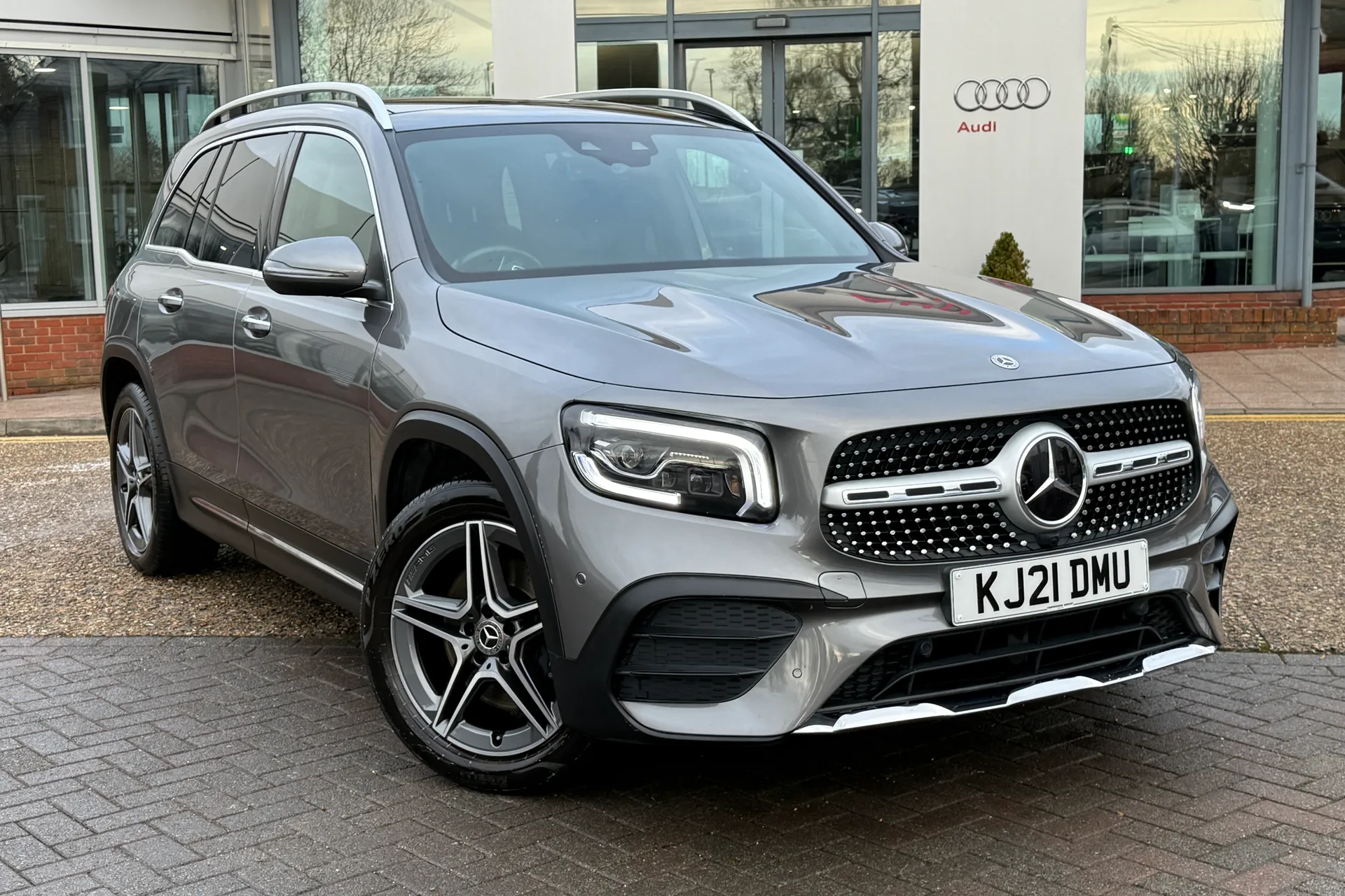 MERCEDES-BENZ GLB thumbnail image number 24