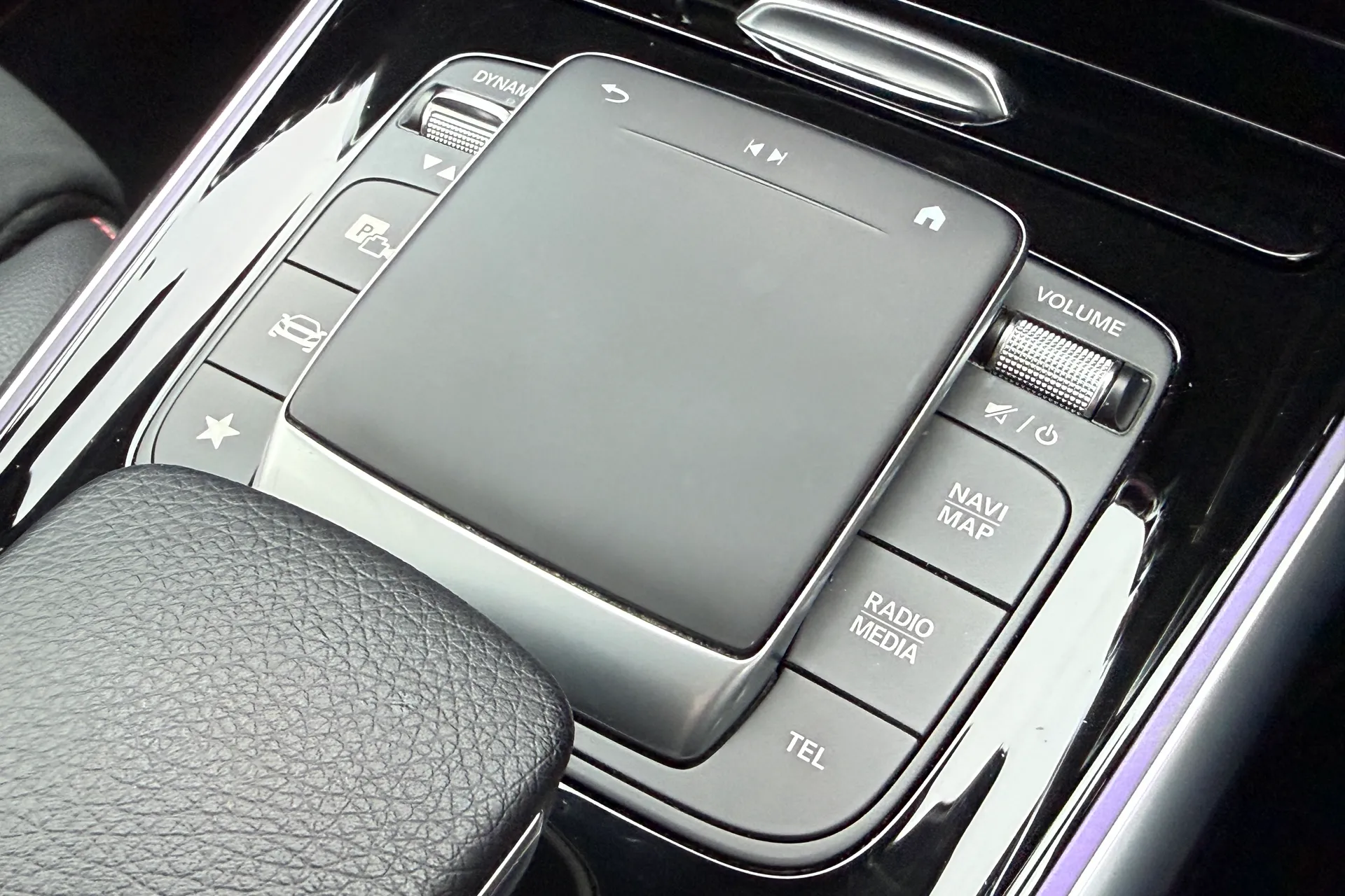 MERCEDES-BENZ GLB thumbnail image number 43