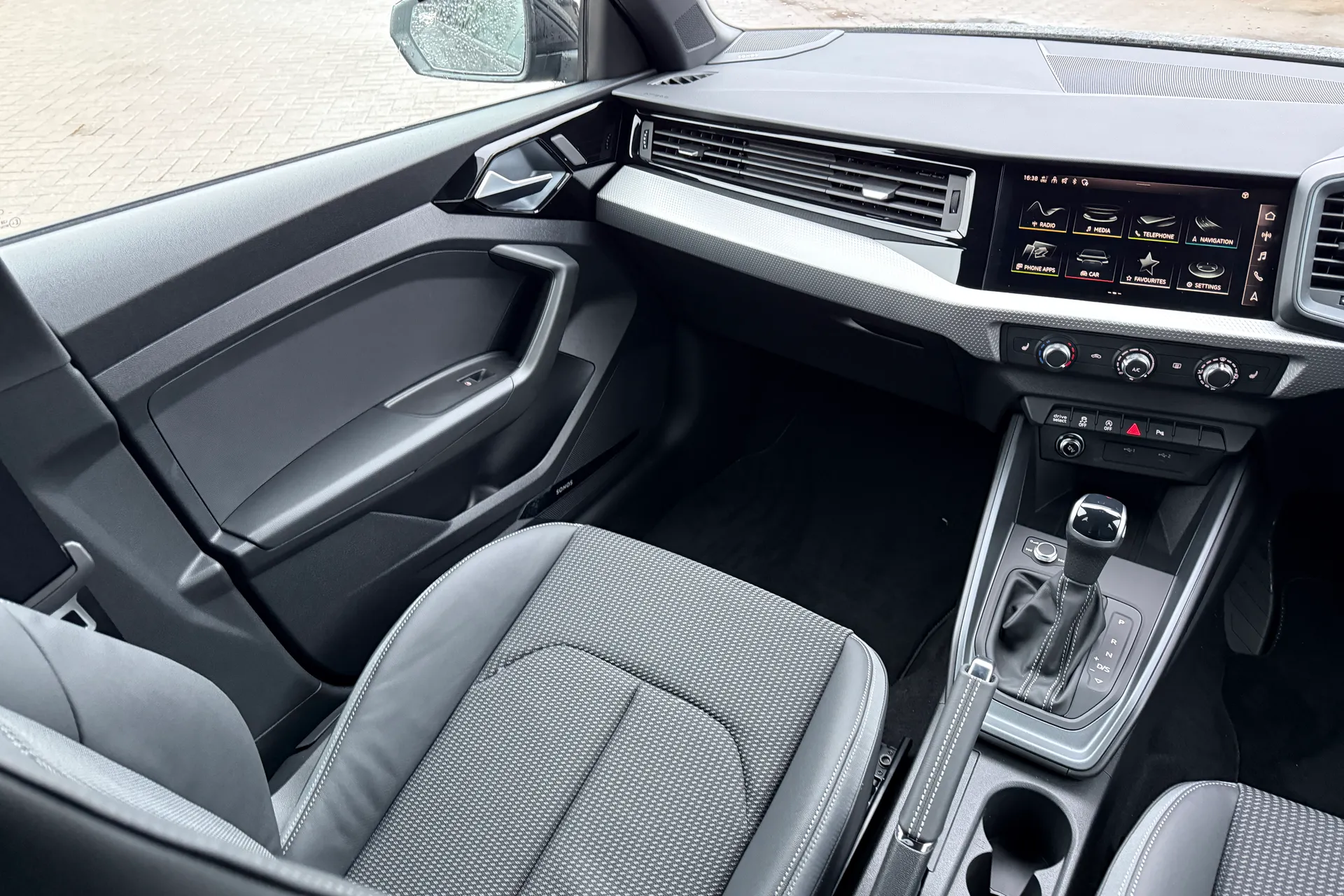 Audi A1 thumbnail image number 37