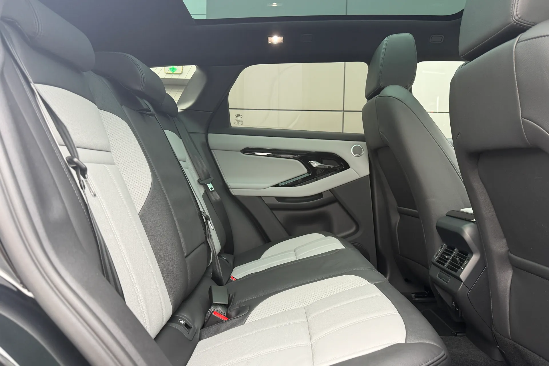 LAND ROVER RANGE ROVER EVOQUE thumbnail image number 20