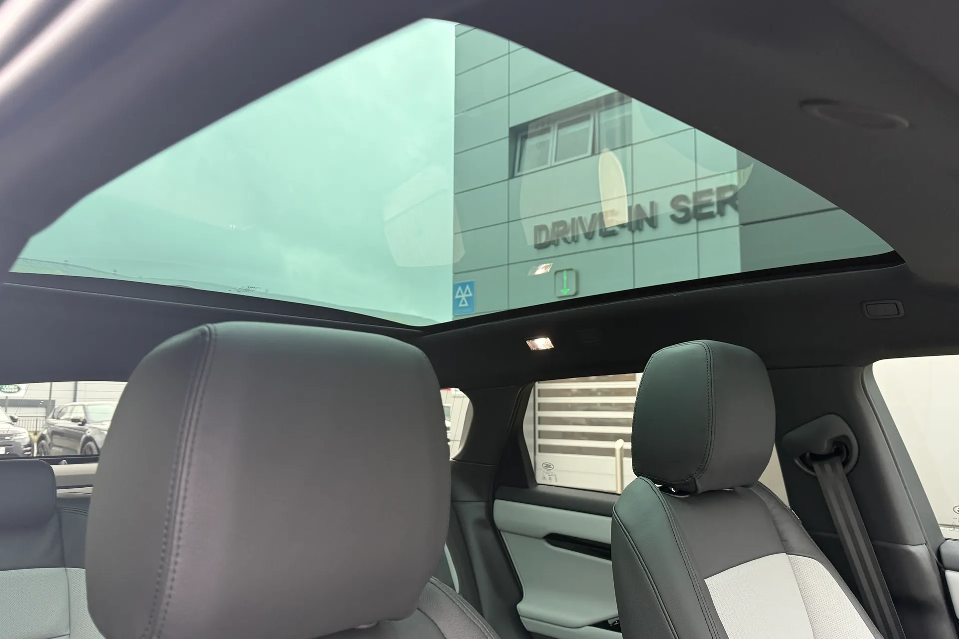 LAND ROVER RANGE ROVER EVOQUE thumbnail image number 9