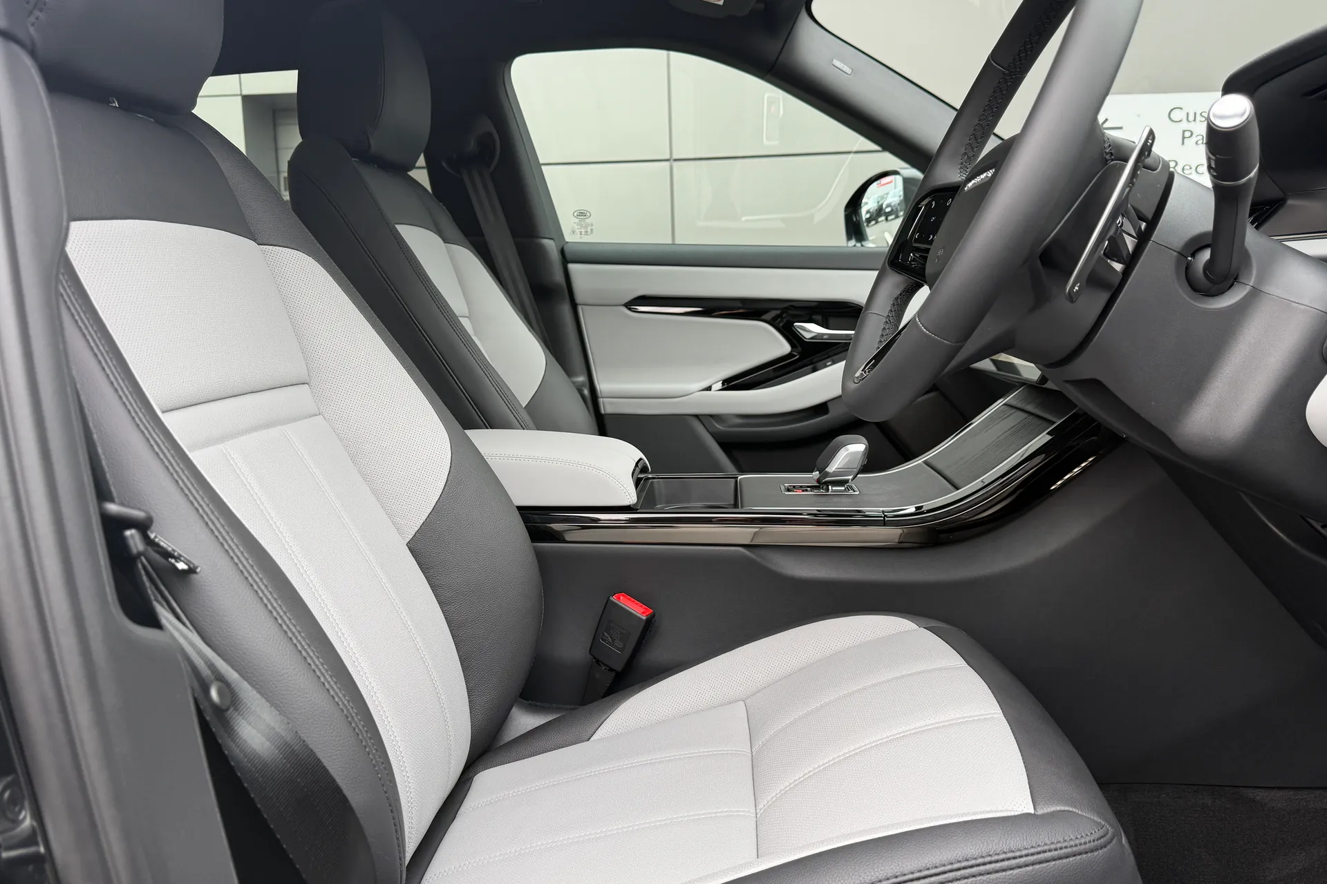 LAND ROVER RANGE ROVER EVOQUE thumbnail image number 18