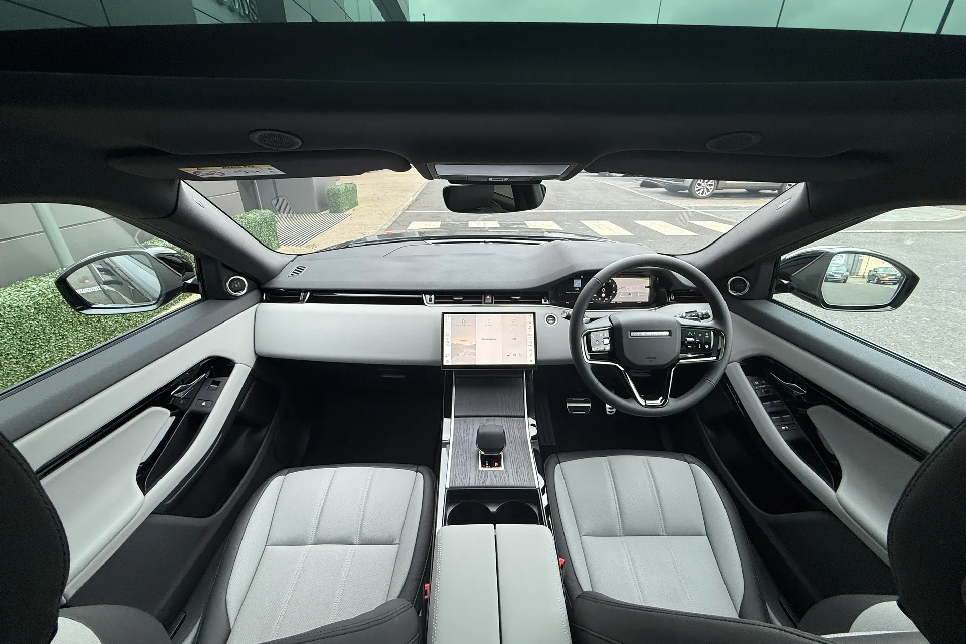 LAND ROVER RANGE ROVER EVOQUE thumbnail image number 3