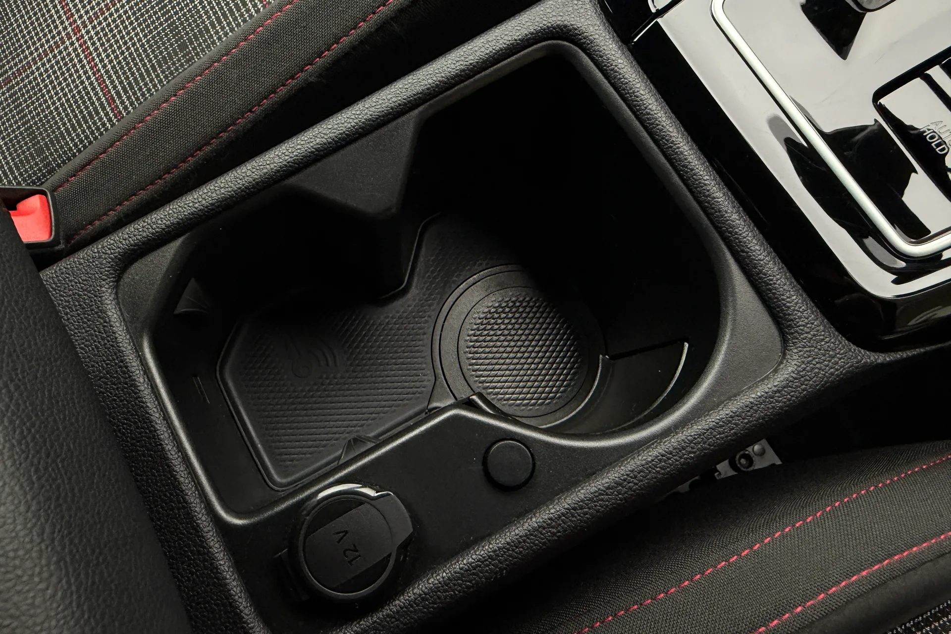 VOLKSWAGEN GOLF thumbnail image number 25