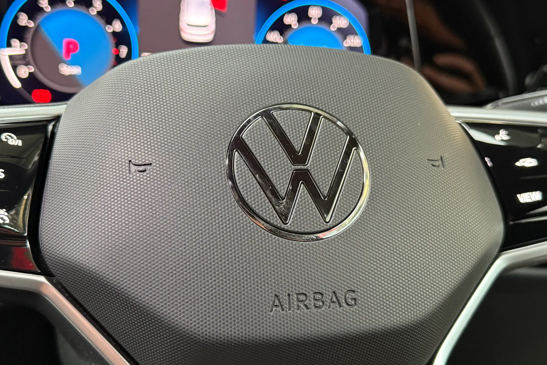 VOLKSWAGEN GOLF thumbnail image number 30