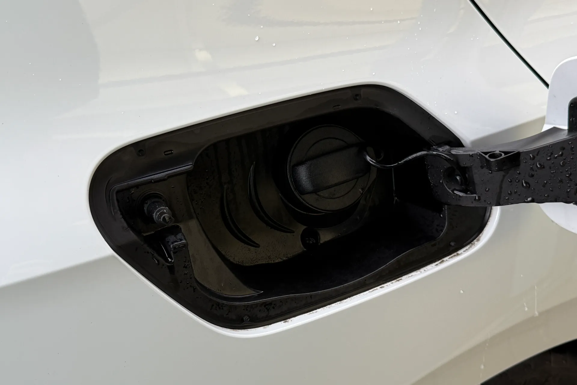 VOLKSWAGEN GOLF thumbnail image number 36