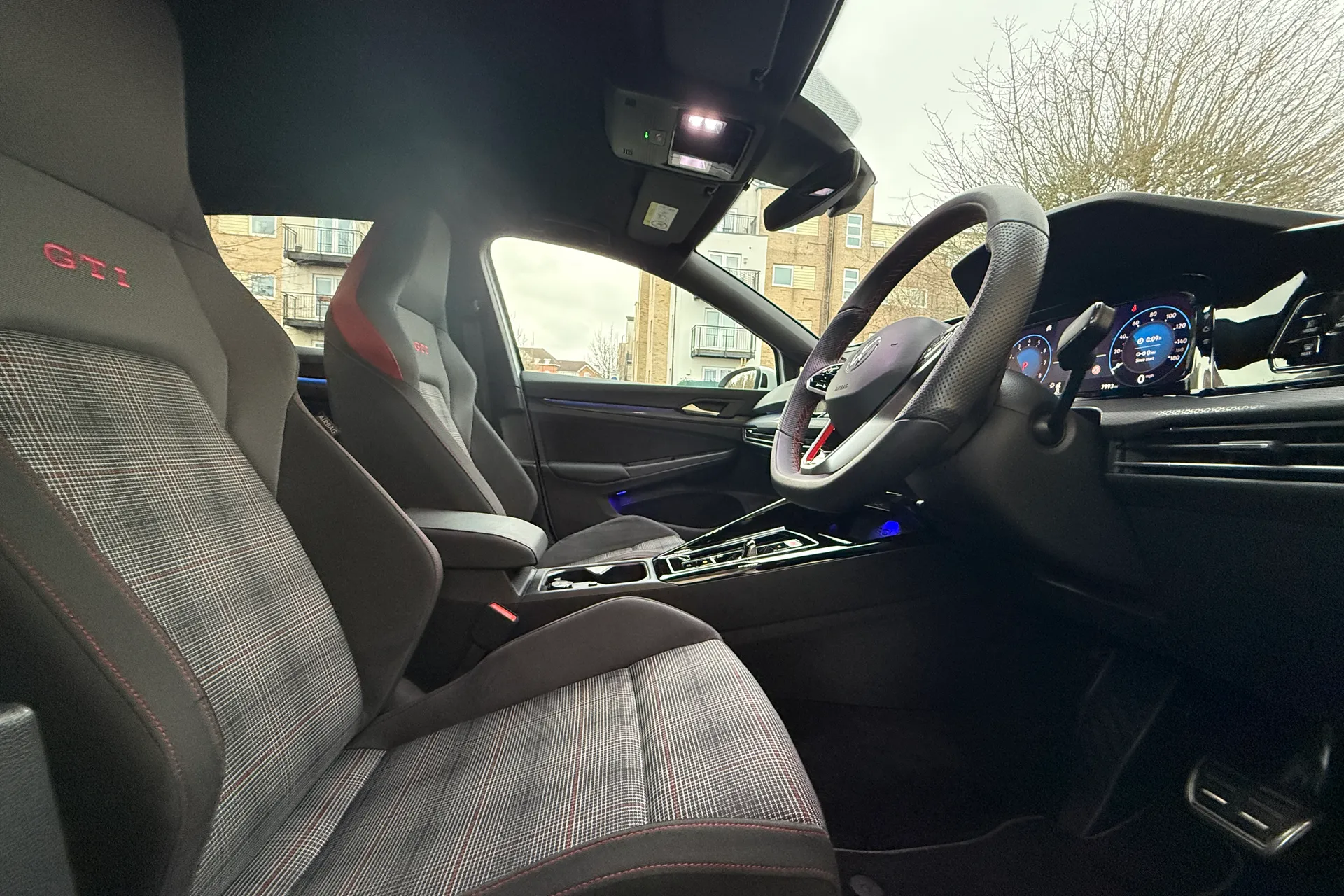 VOLKSWAGEN GOLF thumbnail image number 31