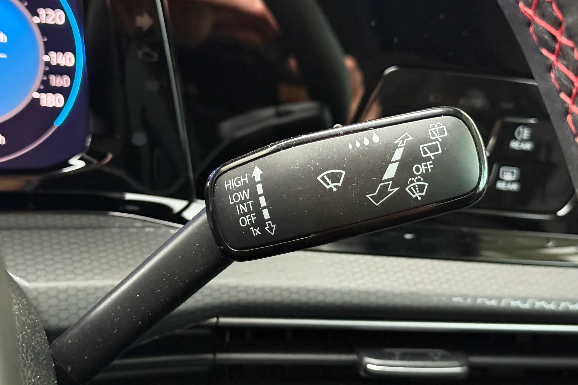 VOLKSWAGEN GOLF thumbnail image number 17