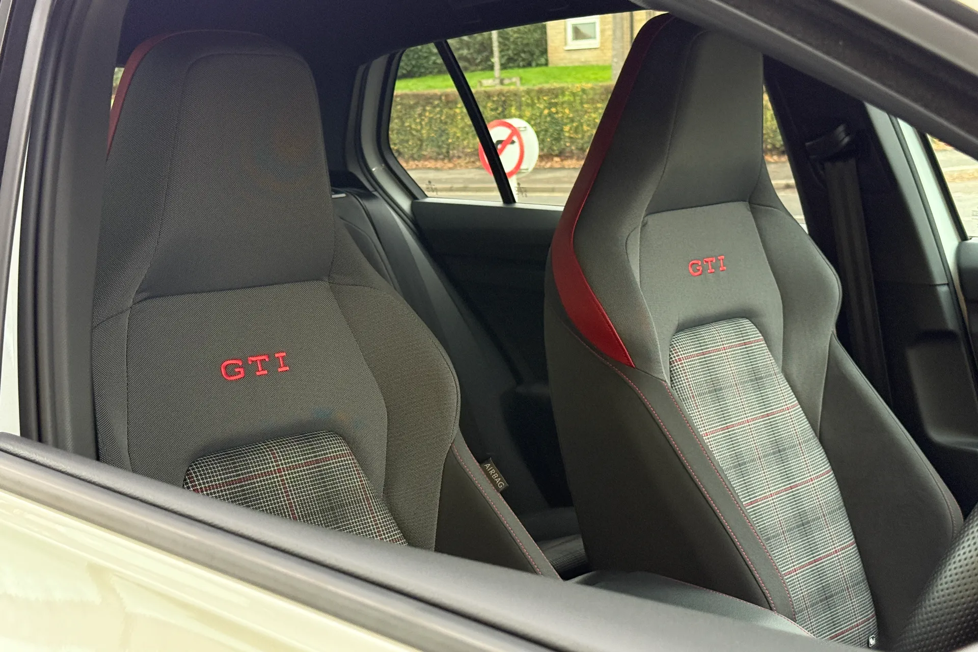 VOLKSWAGEN GOLF thumbnail image number 33