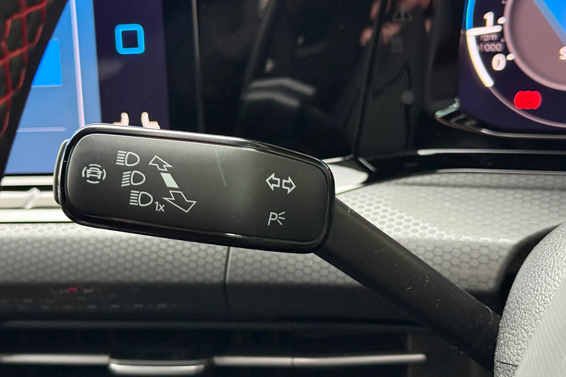 VOLKSWAGEN GOLF thumbnail image number 16