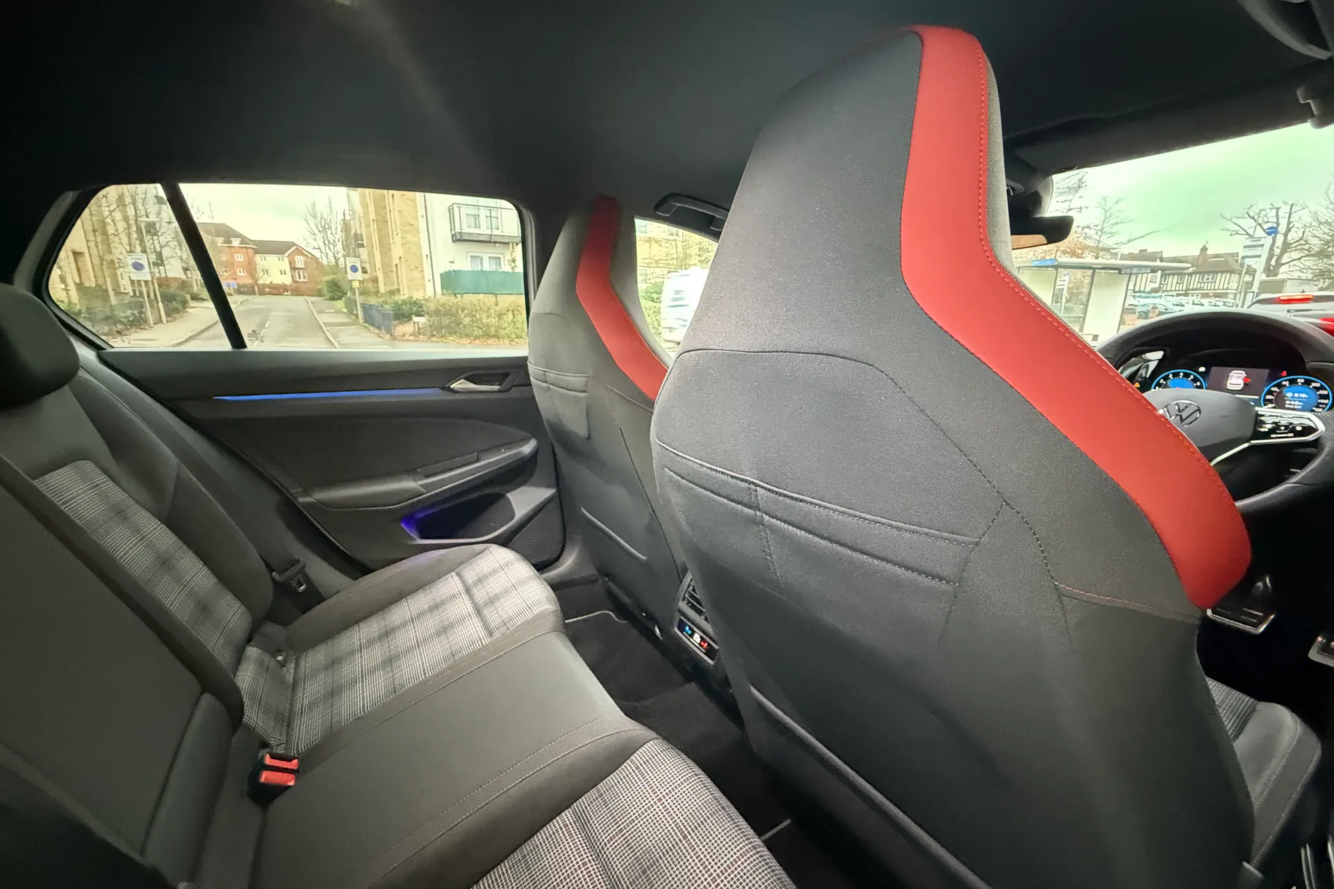 VOLKSWAGEN GOLF thumbnail image number 38