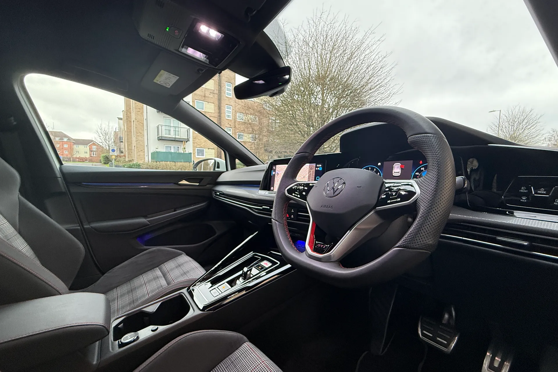 VOLKSWAGEN GOLF thumbnail image number 11