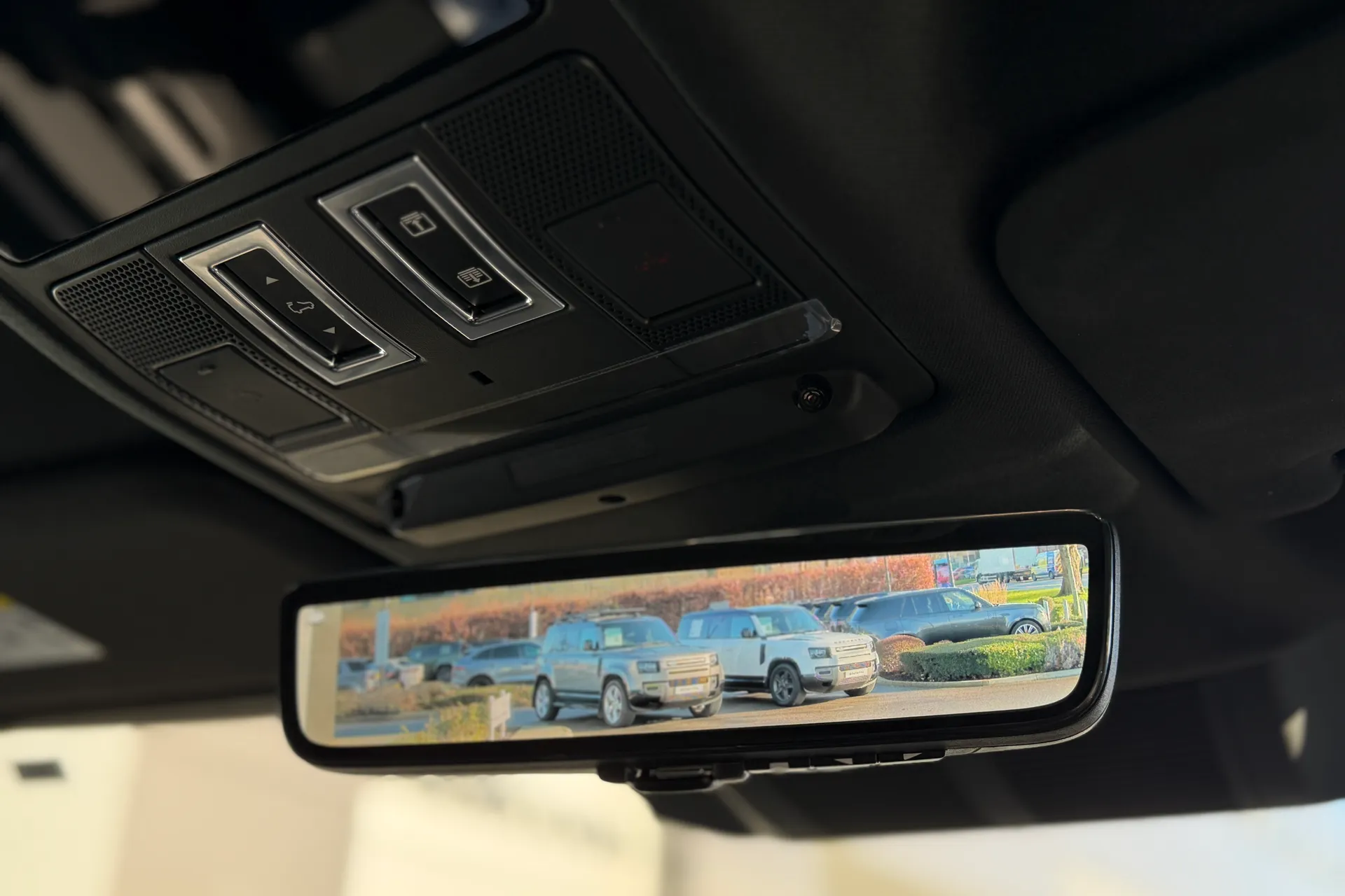 LAND ROVER DEFENDER thumbnail image number 24