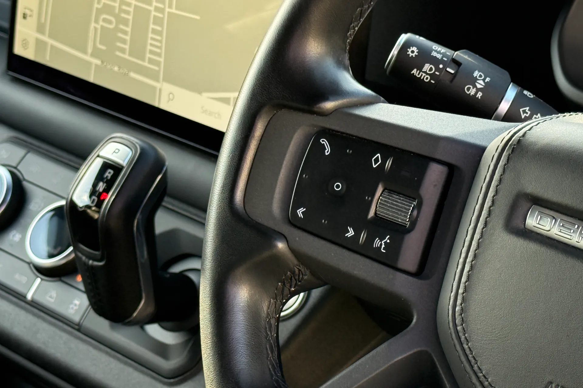 LAND ROVER DEFENDER thumbnail image number 52