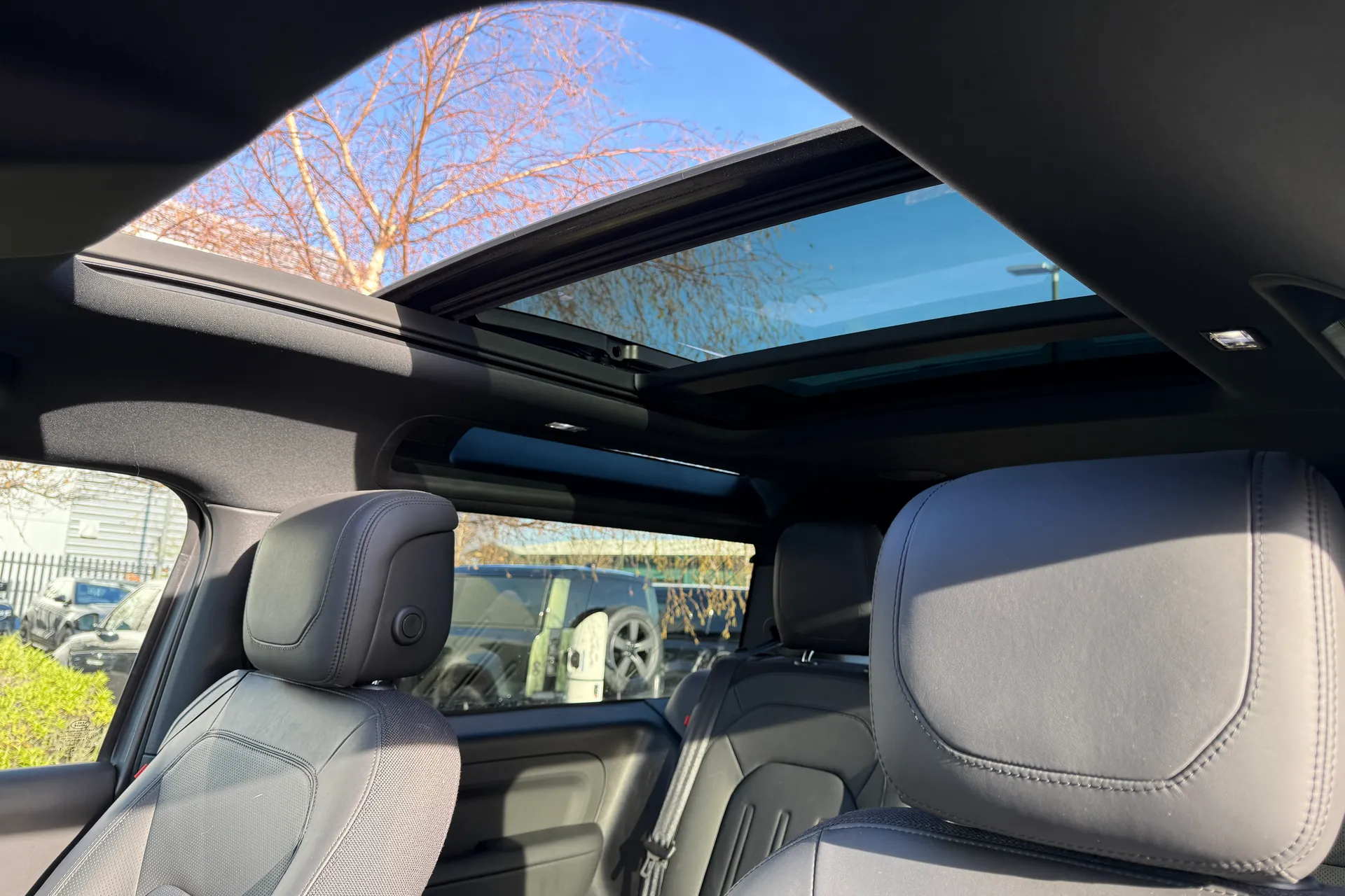 LAND ROVER DEFENDER thumbnail image number 5