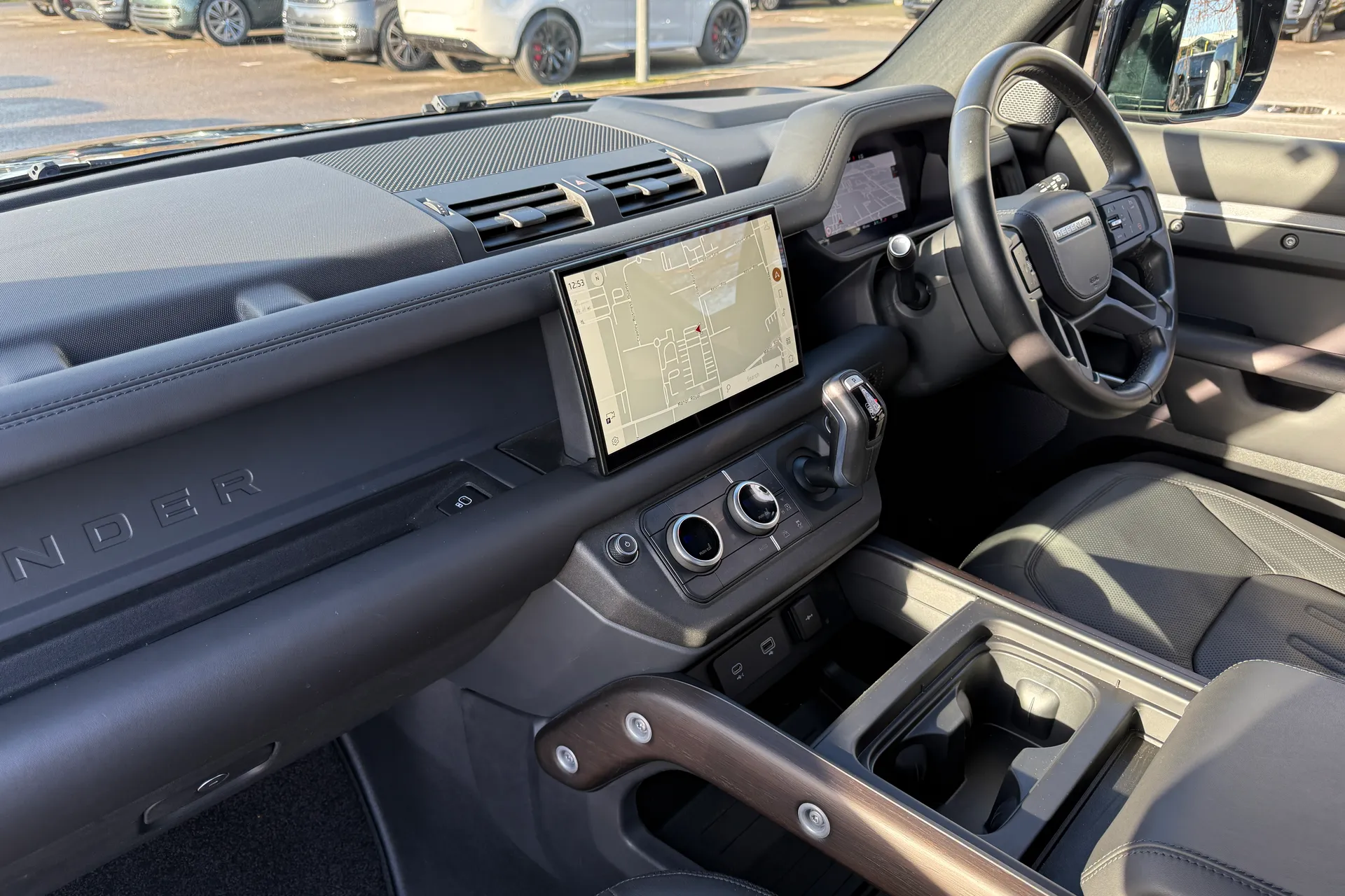 LAND ROVER DEFENDER thumbnail image number 50