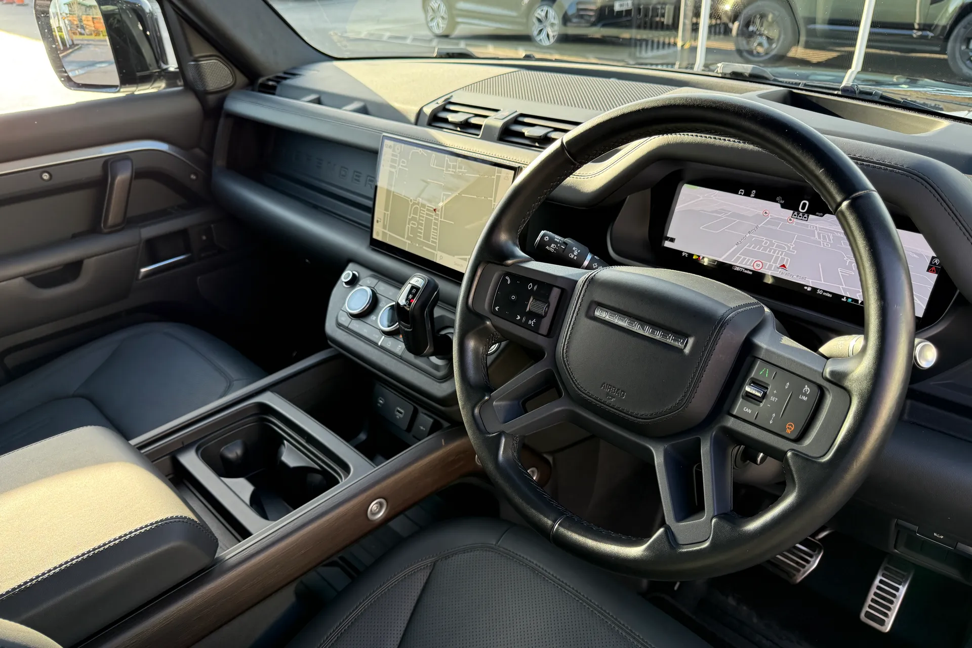 LAND ROVER DEFENDER thumbnail image number 49