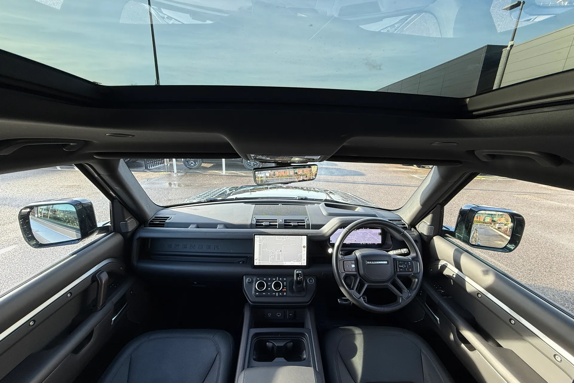 LAND ROVER DEFENDER thumbnail image number 4