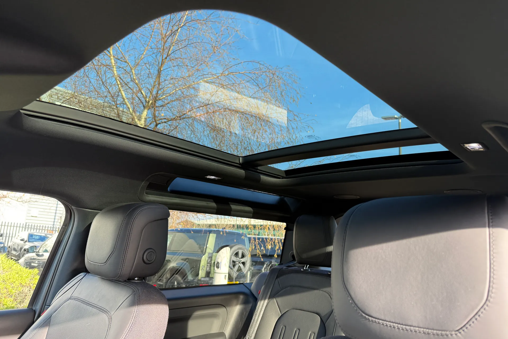 LAND ROVER DEFENDER thumbnail image number 6