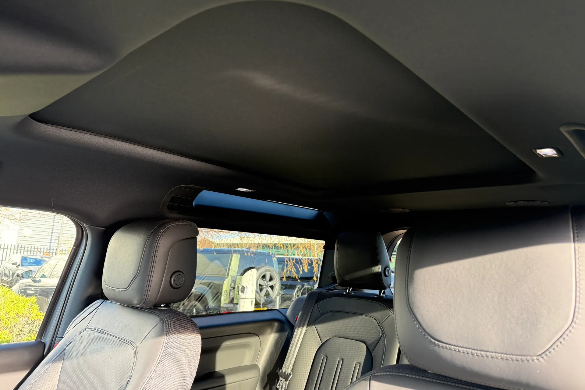 LAND ROVER DEFENDER thumbnail image number 7