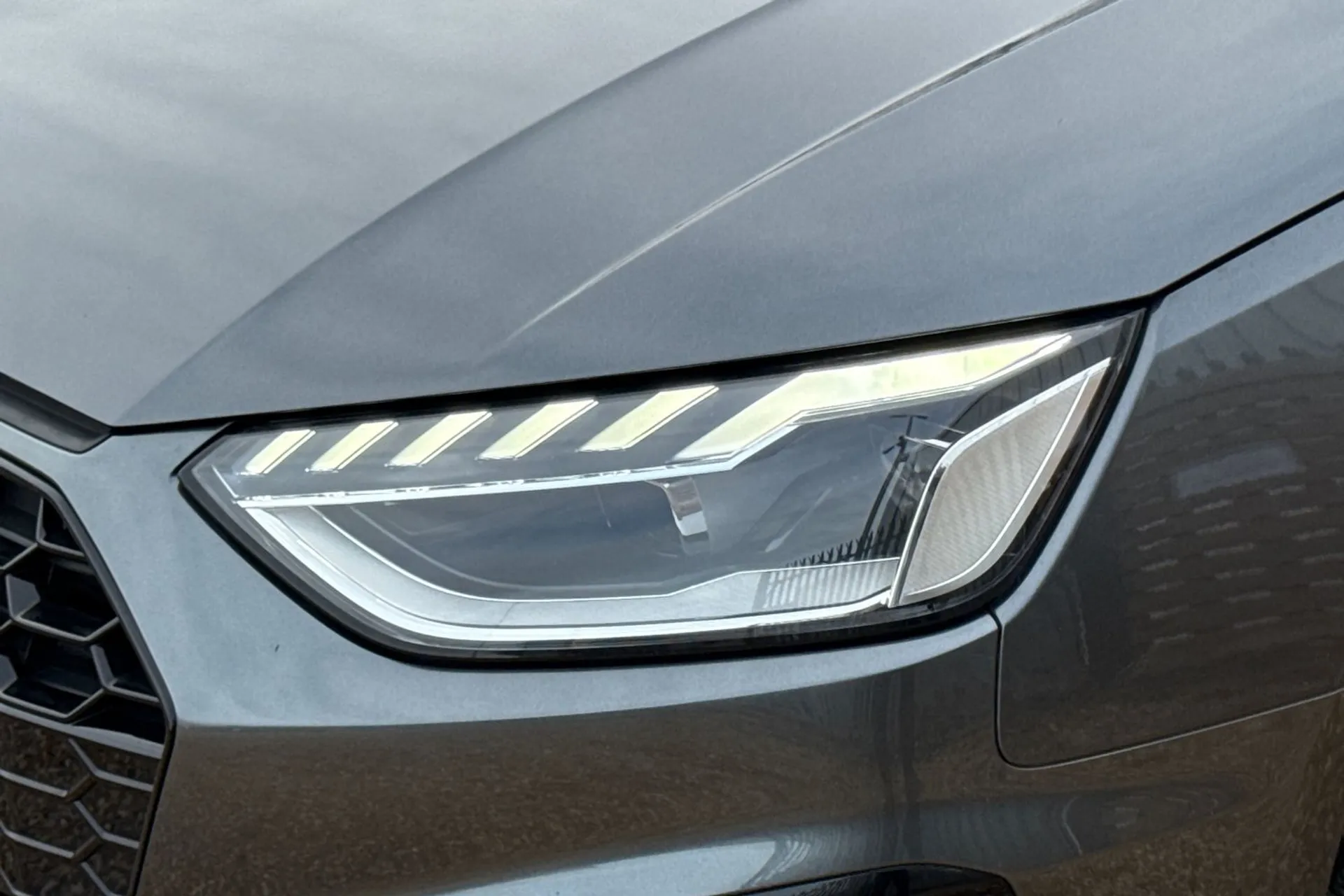 Audi A4 thumbnail image number 47