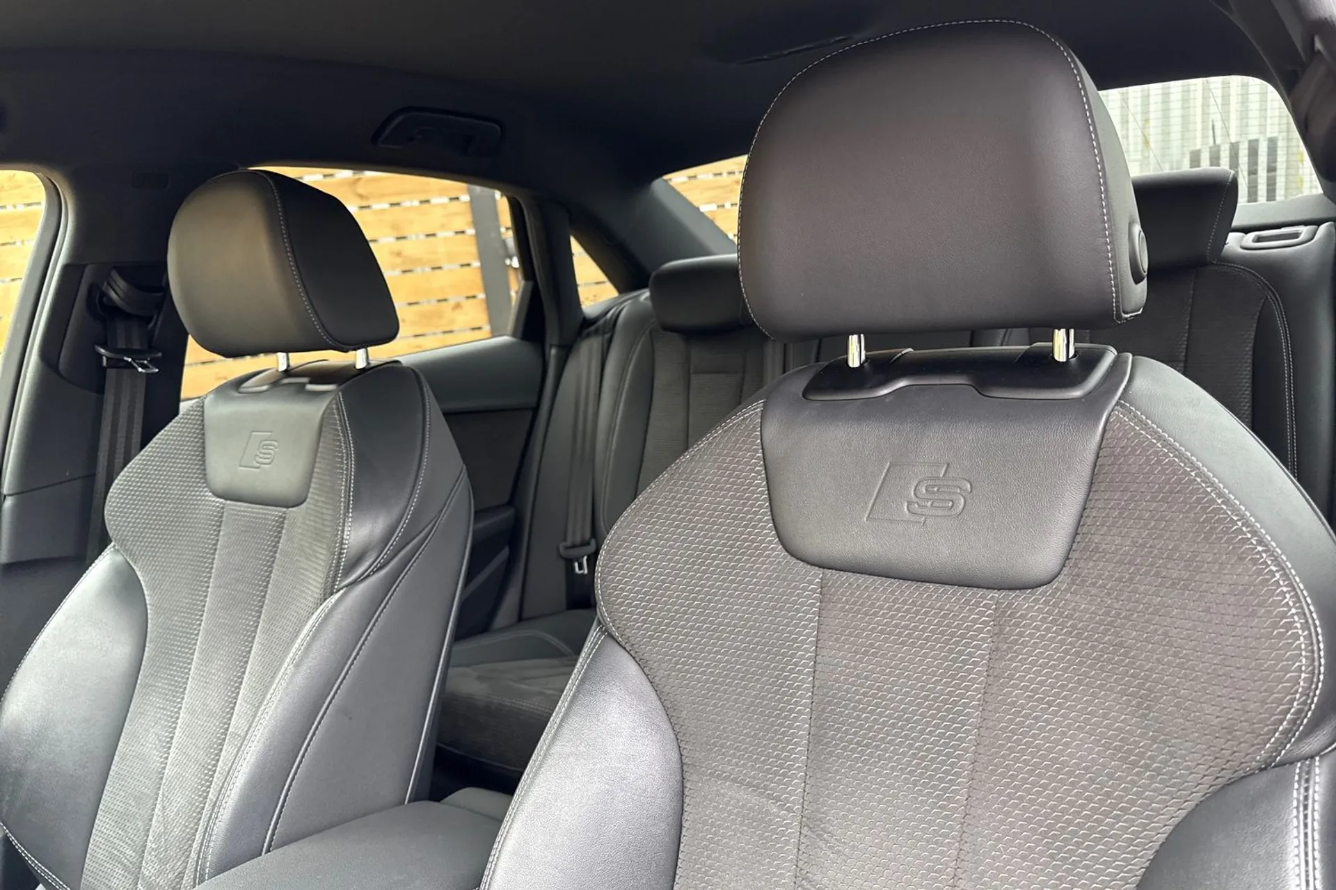 Audi A4 thumbnail image number 31