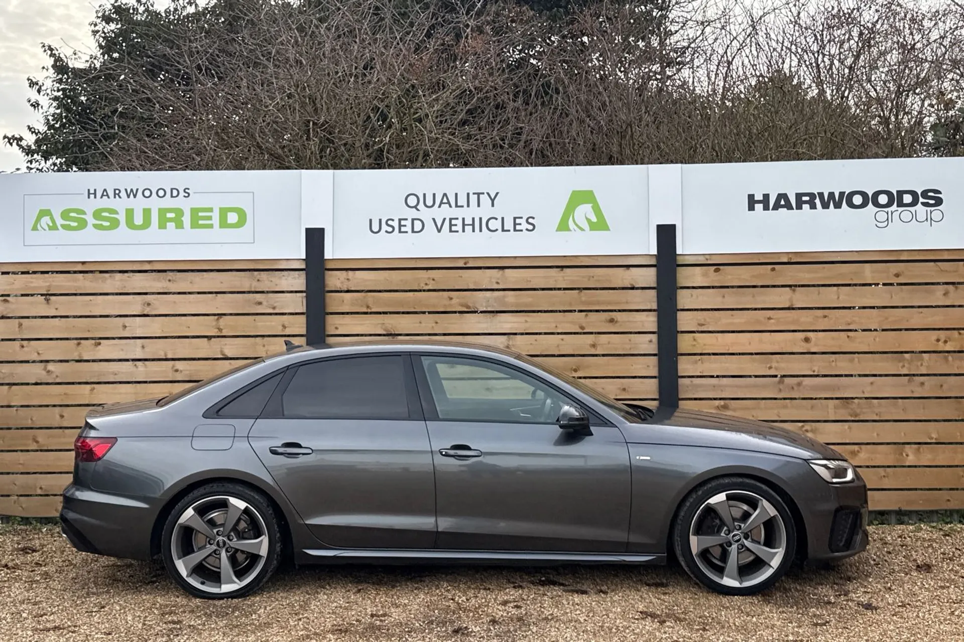 Audi A4 thumbnail image number 2