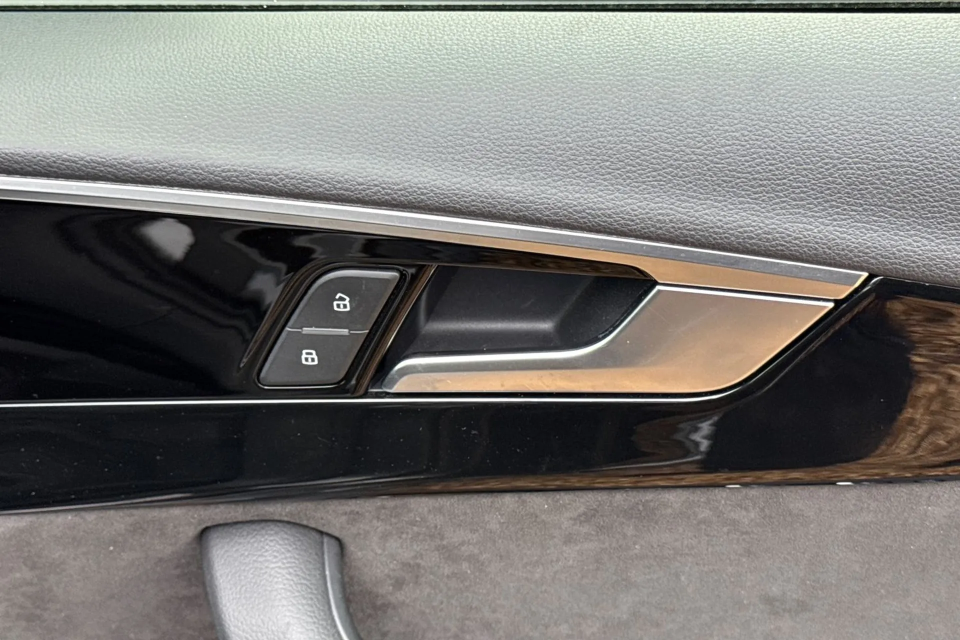 Audi A4 thumbnail image number 45